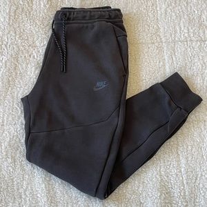 NWOT Nike Tech Fleece “Washed” Joggers